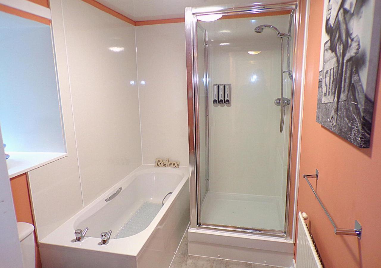 Whinstone Holiday Home In Falkland - Sleeps 8 ภายนอก รูปภาพ
