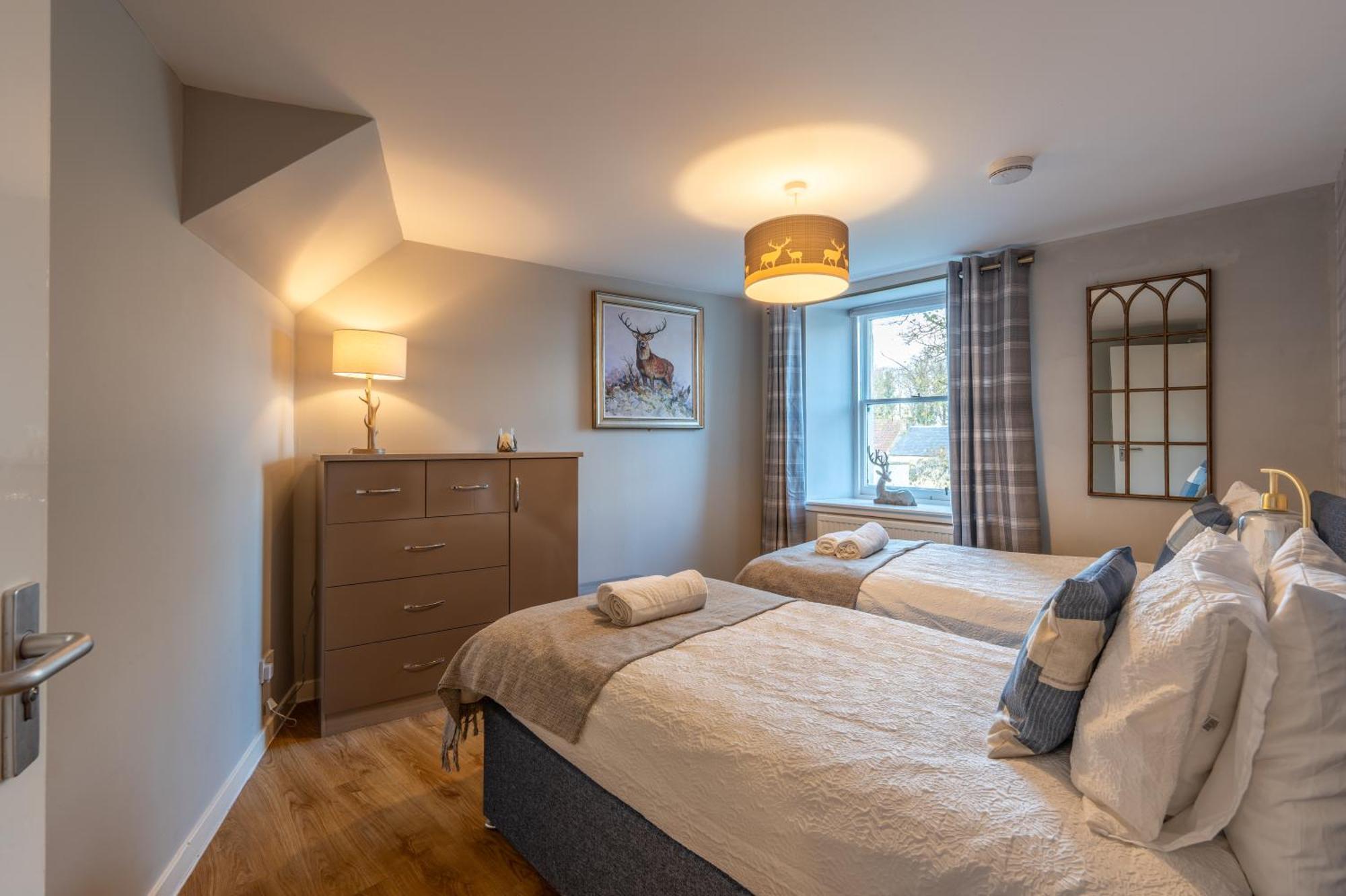 Whinstone Holiday Home In Falkland - Sleeps 8 ภายนอก รูปภาพ